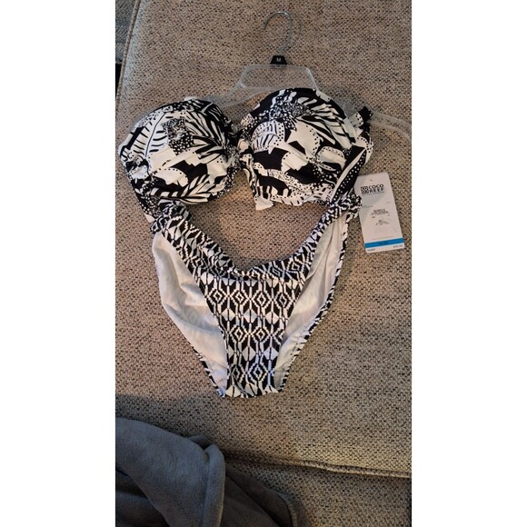 Coco Reef Contour Athena Draped Halter Bra Sized Bikini Top Black White 10/34C-D - Picture 2 of 9